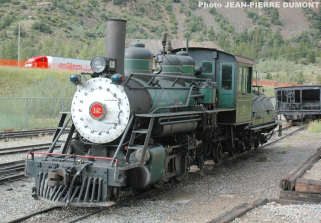 Silver Plume, Georgetown Loop RR
La machine venait de perdre une roue (!!) et était ainsi devenue  (temporairement, on peut l'espérer) une 2-5-2!
The engine had just lost a wheel (!) and thus became (temporarily, we hope) a 2-5-2!
