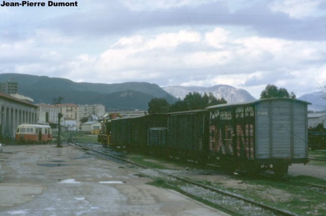 1971 - train avec locotracteur CFD 1 ex Tarn 

