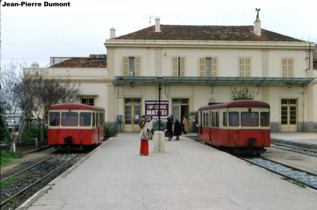 1976 - remorques Billard recarrossées Carde XR 7 ou 211 (3 baies) et 210 (4 baies)
