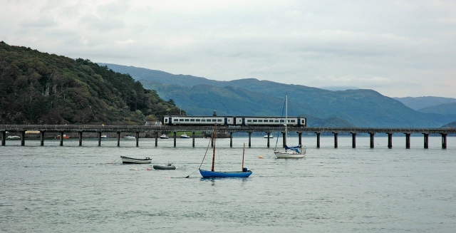 Barmouth 2007
Baie de Barmouth vue du terminus du Fairbourne Railway
Barmouth bay, seen from the Fairbourne Railway end station
