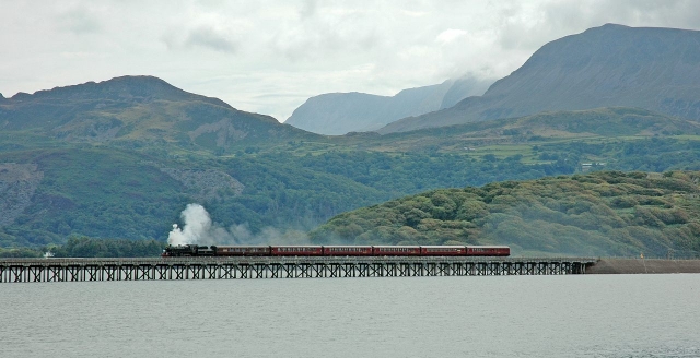 Barmouth 2007
Baie de Barmouth vue du terminus du Fairbourne Railway
Barmouth bay, seen from the Fairbourne Railway end station
