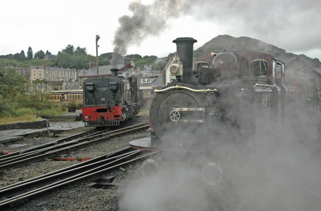 Porthmadog 2011 - Manoeuvre d'un train du WHR -Switching of a WHR train
