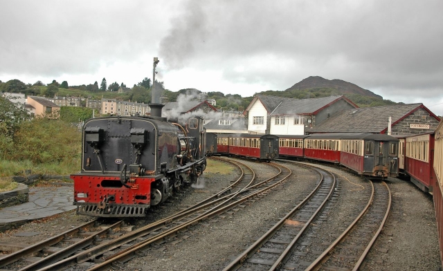 Porthmadog 2011 - Départ d'un train du WHR -Departure of a WHR train
