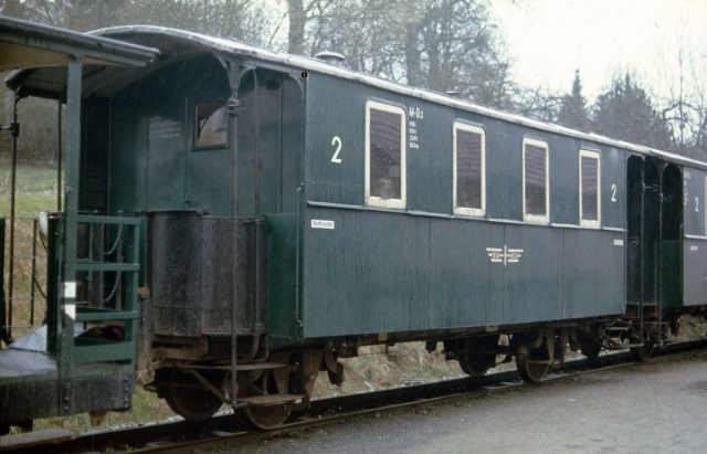Widdern
La ligne Ã  voie de 75 MÃ¶ckmÃ¼ll - Dorzbach Ã©tat exploitÃ©e par la SWEG pour les marchandises et les transports scolaires. La DGEG y faisait circuler des trains touristiques dans les annÃ©es 70-80. Un groupe travaille actuellement Ã  la remise en service touristique de la ligne.
Photos prises en 1975 Ã  l'occasion d-un voyage FACS.
75 cm gauge line MÃ¶ckmÃ¼ll - Dorzbach. 
In 1975, it was used for freight, scolars and tourist steam trains. It is likely to be reopened as a tourist line.
