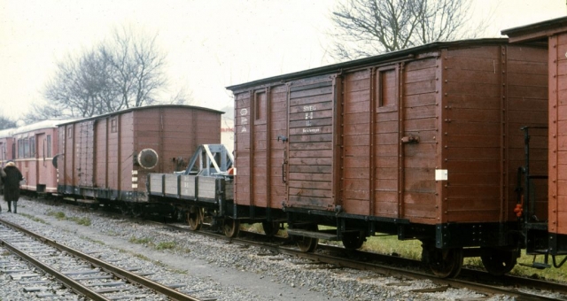Dorzbach
La ligne Ã  voie de 75 MÃ¶ckmÃ¼ll - Dorzbach Ã©tat exploitÃ©e par la SWEG pour les marchandises et les transports scolaires. La DGEG y faisait circuler des trains touristiques dans les annÃ©es 70-80. Un groupe travaille actuellement Ã  la remise en service touristique de la ligne.
Photos prises en 1975 Ã  l'occasion d-un voyage FACS.
75 cm gauge line MÃ¶ckmÃ¼ll - Dorzbach. 
In 1975, it was used for freight, scolars and tourist steam trains. It is likely to be reopened as a tourist line.
