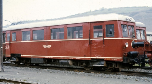 Dorzbach
La ligne Ã  voie de 75 MÃ¶ckmÃ¼ll - Dorzbach Ã©tat exploitÃ©e par la SWEG pour les marchandises et les transports scolaires. La DGEG y faisait circuler des trains touristiques dans les annÃ©es 70-80. Un groupe travaille actuellement Ã  la remise en service touristique de la ligne.
Photos prises en 1975 Ã  l'occasion d-un voyage FACS.
75 cm gauge line MÃ¶ckmÃ¼ll - Dorzbach. 
In 1975, it was used for freight, scolars and tourist steam trains. It is likely to be reopened as a tourist line.
