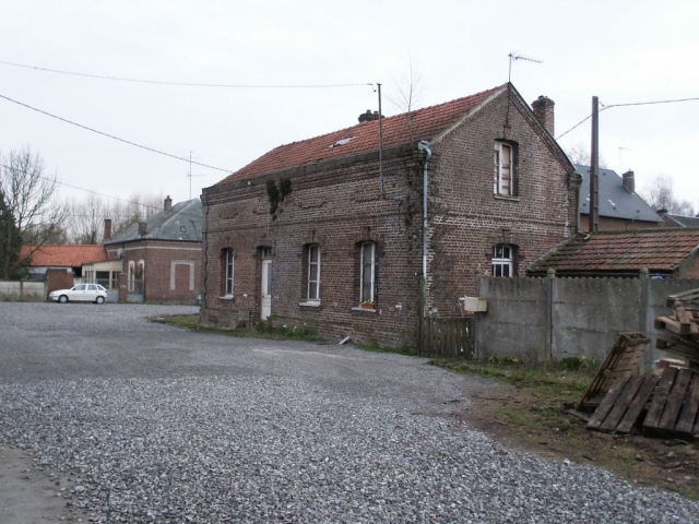 Le Catelet - Gouy en 2002 - Buvette de la gare
